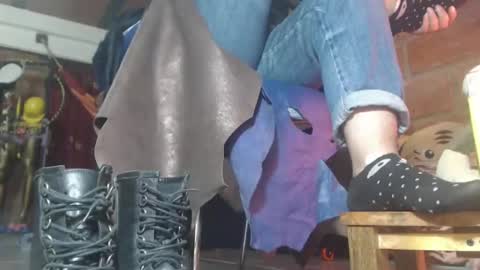 Snapshot of eskelaswd chatting on February 25, 4:00 am Eskela911 online show from February 25, 4:00 am