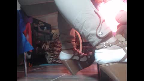 Snapshot of eskelaswd chatting on February 28, 11:44 am Eskela911 online show from February 28, 11:44 am