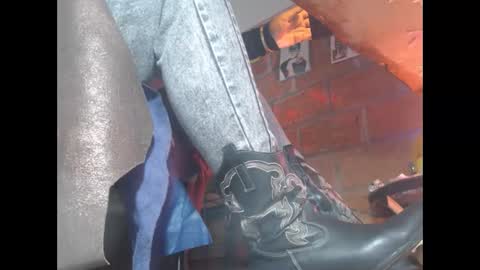 Snapshot of eskelaswd chatting on March 9, 5:06 pm Eskela911 online show from March 9, 5:06 pm