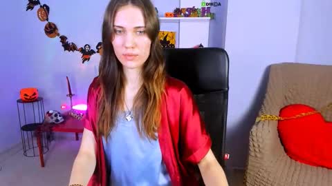 esma_shine online show from October 27, 8:18 am