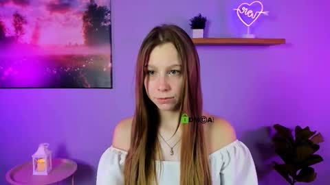 Snapshot of esme_moore_ chatting on October 7, 9:39 am esme_moore_ online show from October 7, 9:39 am