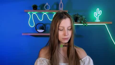 Snapshot of esme_moore_ chatting on October 9, 8:45 am esme_moore_ online show from October 9, 8:45 am