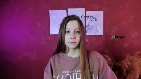 esme_moore_ online show from October 14, 8:37 am