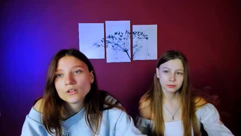 esme_moore_ online show from October 21, 8:37 am