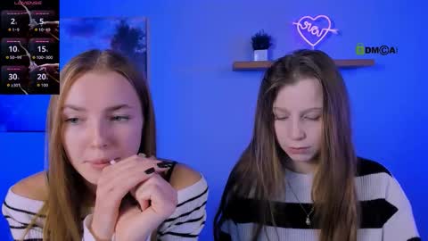 esme_moore_ online show from November 7, 9:42 am