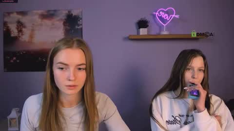 esme_moore_ online show from November 13, 10:03 am