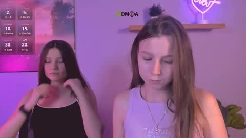 esme_moore_ online show from December 5, 8:27 pm