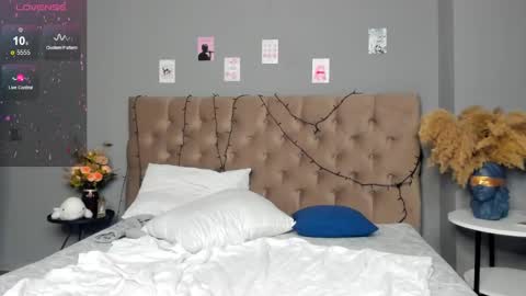 Esme Runn online show from January 6, 1:30 pm