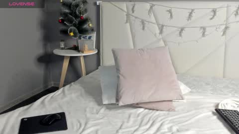 Esme Runn online show from January 18, 10:17 am