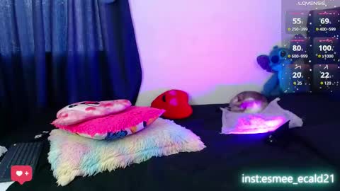 Snapshot of esmecaldwel chatting on November 17, 6:24 pm Esme Caldwel online show from November 17, 6:24 pm