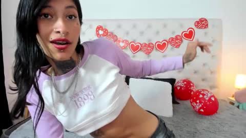 Snapshot of esmeralda_06 chatting on February 15, 3:17 pm esmeralda online show from February 15, 3:17 pm