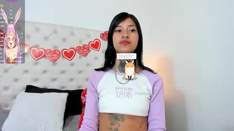 Snapshot of esmeralda_06 chatting on February 15, 6:23 pm esmeralda online show from February 15, 6:23 pm