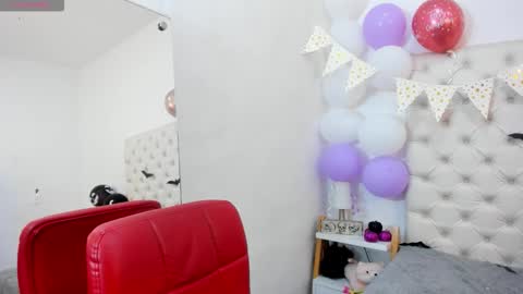 esmeralda  online show from October 10, 4:28 pm