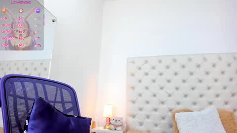 Snapshot of esmeralda_06 chatting on June 4, 2:12 pm esmeralda online show from June 4, 2:12 pm