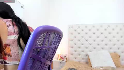 Snapshot of esmeralda_06 chatting on July 7, 2:54 pm esmeralda online show from July 7, 2:54 pm