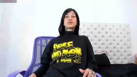 Snapshot of esmeralda_06 chatting on July 24, 4:05 pm esmeralda online show from July 24, 4:05 pm
