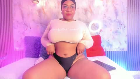esmeralda online show from January 31, 9:05 am