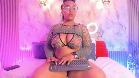 esmeralda online show from February 22, 12:29 pm