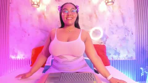 esmeralda online show from February 26, 9:21 am