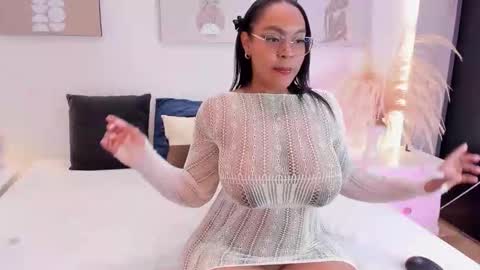 esmeralda online show from February 14, 4:53 am