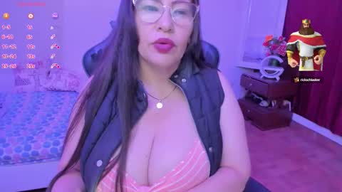 esme online show from September 12, 7:14 pm