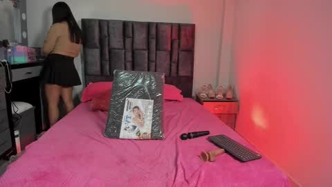 Perla online show from November 24, 6:02 am