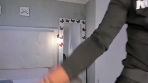 esmeraldanyx online show from October 2, 9:11 pm