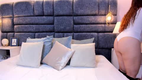 Esmeralda  online show from March 27, 12:05 pm