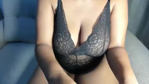 Esme online show from November 12, 11:14 pm