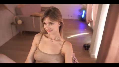 Snapshot of esmereal chatting on June 25, 5:56 am How was your Christmas online show from June 25, 5:56 am