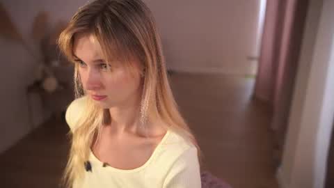 Snapshot of esmereal chatting on July 20, 5:22 am How was your Christmas online show from July 20, 5:22 am