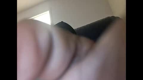 esmoovethegod online show from September 23, 2:47 am