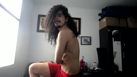 Esnider online show from April 24, 8:00 pm