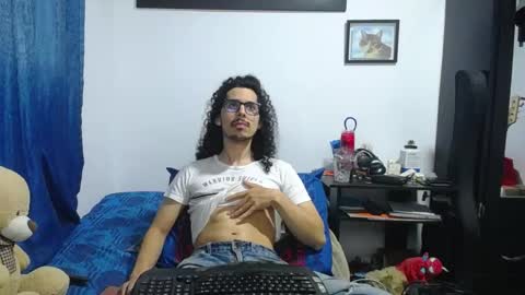 Esnider online show from April 26, 2:42 am