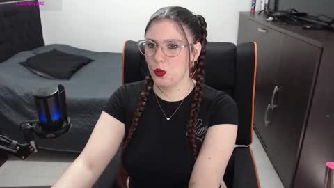 Xbebetax online show from February 19, 8:05 pm