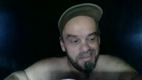 Essensual Elf online show from October 19, 9:59 pm