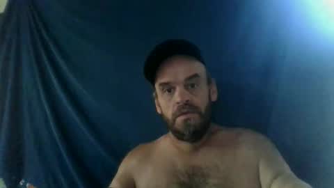 Essensual Elf online show from October 26, 9:10 pm