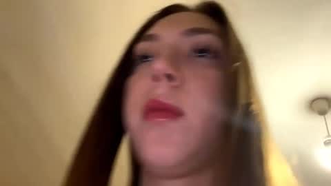 Snapshot of essiecutty chatting on November 23, 4:07 pm Kate online show from November 23, 4:07 pm