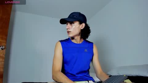 esteban02_ online show from February 5, 7:29 pm