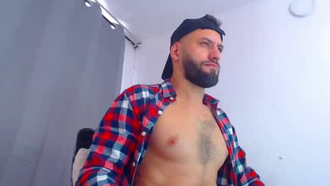 esteban online show from December 15, 8:58 pm