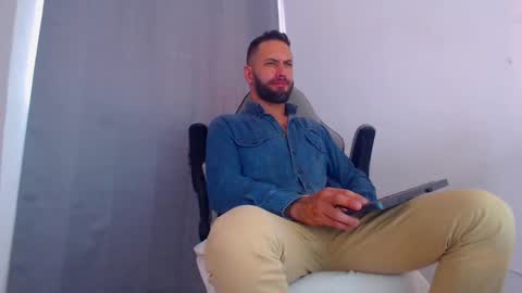 esteban online show from January 31, 5:10 pm