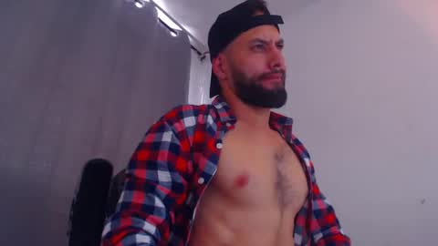 esteban online show from February 10, 9:04 pm