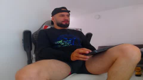 esteban online show from September 25, 2:21 pm