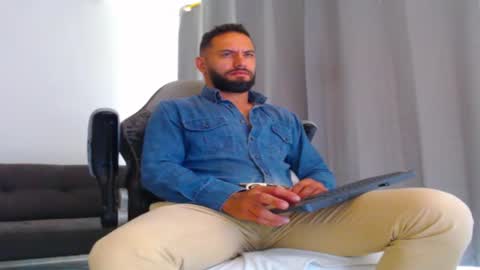 esteban online show from November 13, 2:49 pm