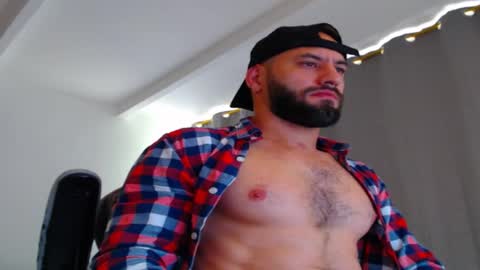 esteban online show from December 4, 6:49 pm