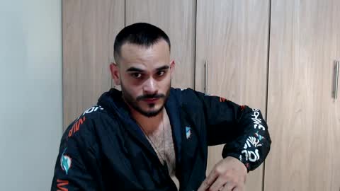 Esteban Fernandez online show from February 11, 7:23 am