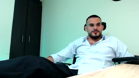 Esteban Fernandez online show from February 4, 4:07 am