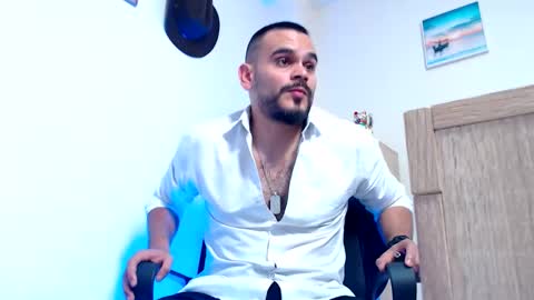 Esteban Fernandez online show from February 7, 3:10 am