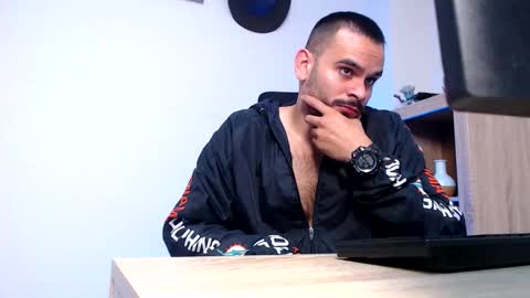Snapshot of esteban_fer chatting on February 13, 7:37 am Esteban Fernandez online show from February 13, 7:37 am