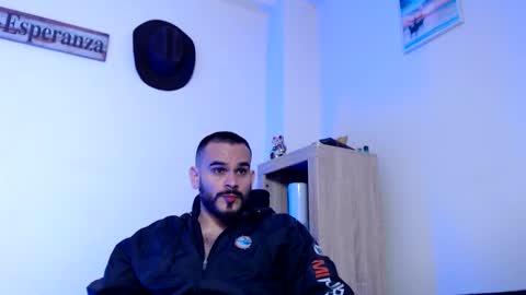 Snapshot of esteban_fer chatting on March 10, 6:07 am Esteban Fernandez online show from March 10, 6:07 am
